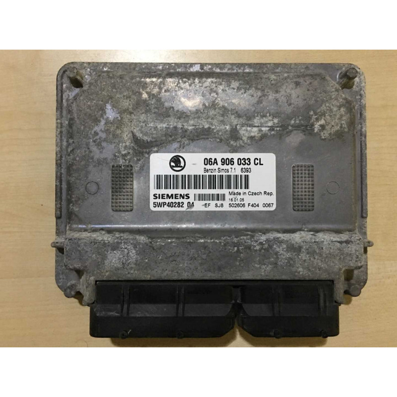 ECU MOTOR SIEMENS SIMOS 7.1 5WP4028204 VAG 06A906033CL