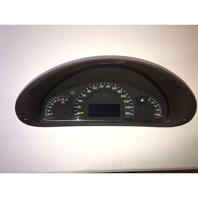 CUADRO INSTRUMENTOS VDO 110.008.896/011 MERCEDES A2035400711