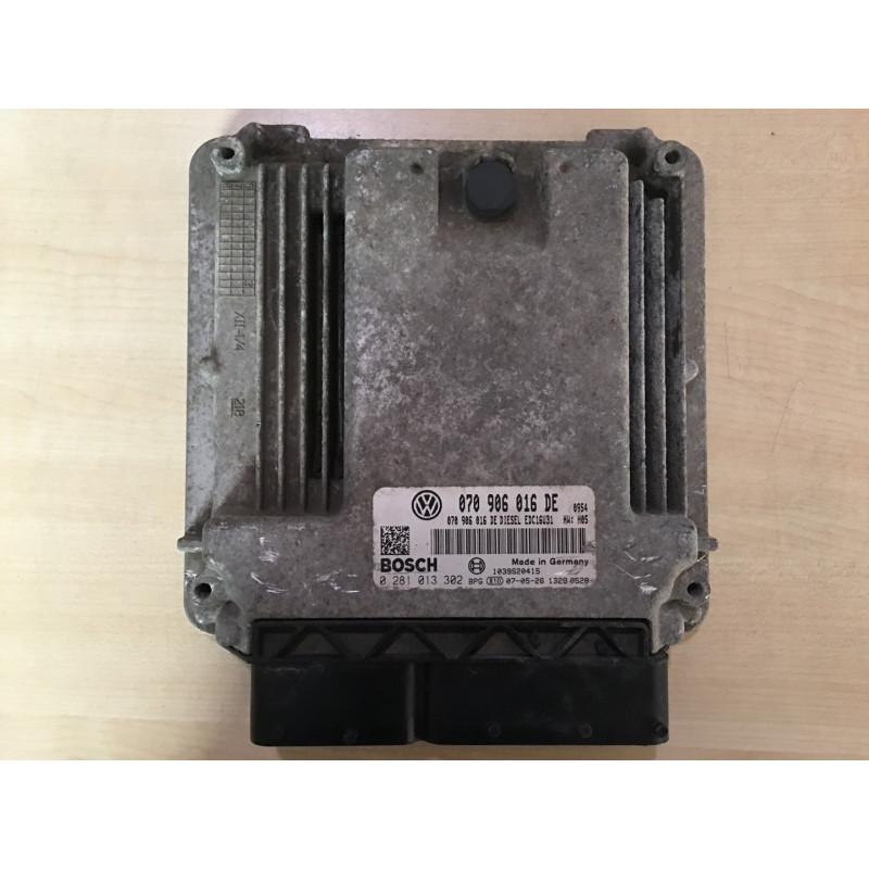 ENGINE ECU BOSCH EDC16U31-4.51 0281013302 VAG 070906016DE