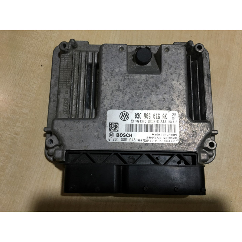 ENGINE ECU BOSCH MED17.5.5 0261S05948 VAG 03C906016AK