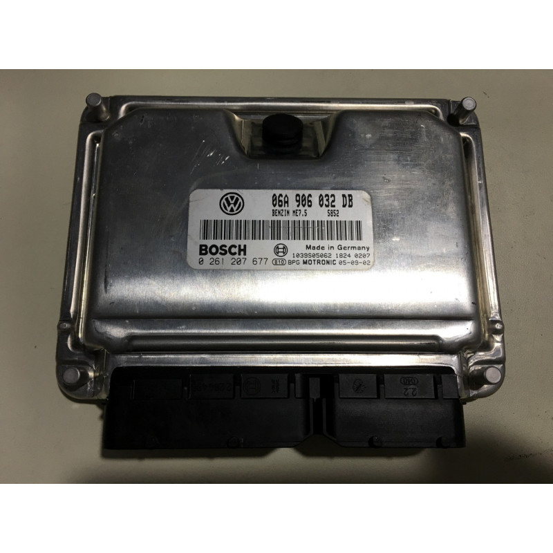 ECU MOTOR BOSCH ME7.5 0261207677 VAG 06A906032DB