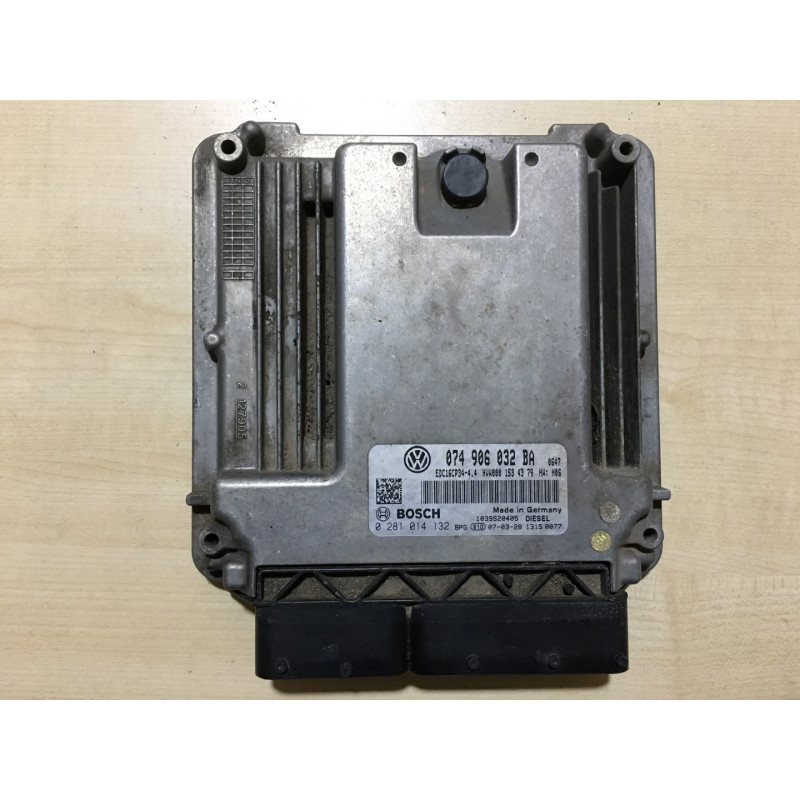 ENGINE ECU BOSCH EDC16CP34-4.4 0281014132 VAG 074906032BA